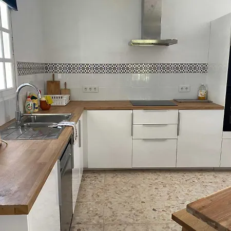 Vakantiehuis Manoli: 4 Bedroom In Zahora, Ideal For 2 Families