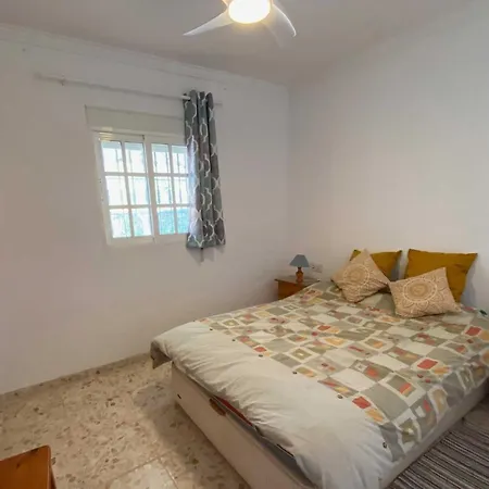 Manoli: 4 Bedroom In Zahora, Ideal For 2 Families Vakantiehuis *