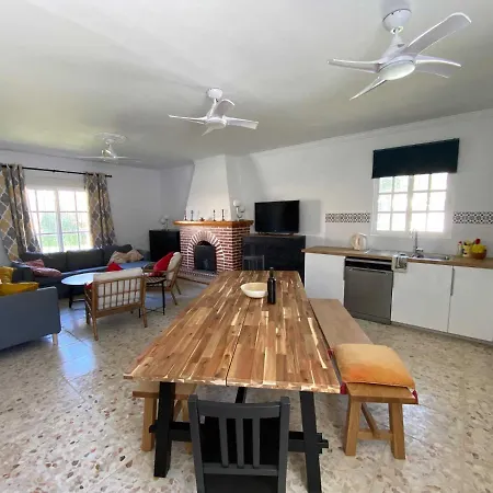 Vakantiehuis Manoli: 4 Bedroom In Zahora, Ideal For 2 Families *
